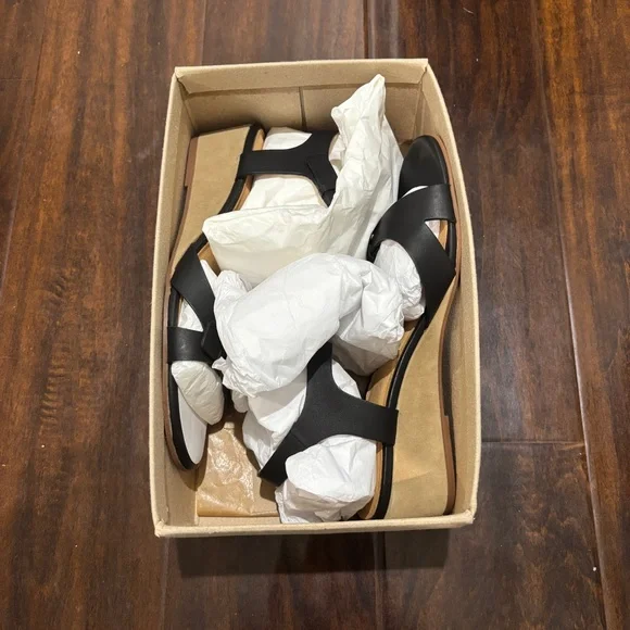 Madewell The Joan Sandal - Picture 8 of 9